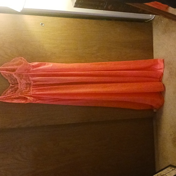 VINTAGE ELISE STEVENS NIGHTGOWN,  100% NYLON, LARGE, VALENTINES DAY - Picture 2 of 3